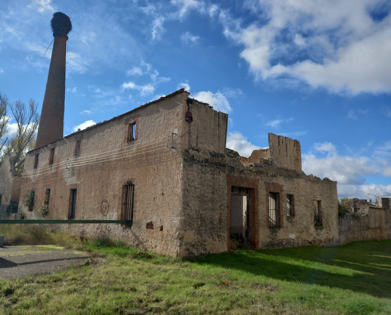 Antigua fabrica resina edited