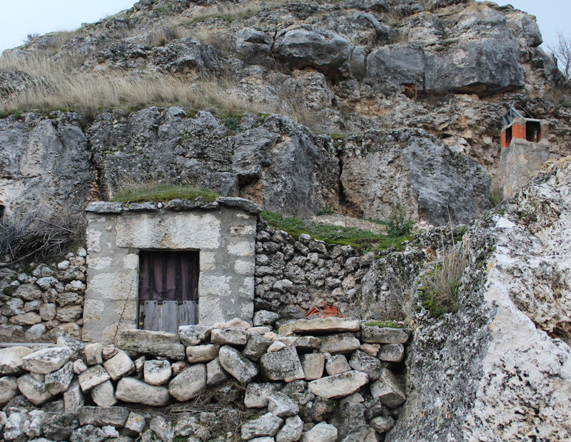 BODEGA EXCAVADA EN LA ROCA CUEVAS DE PROVANCO 1 edited