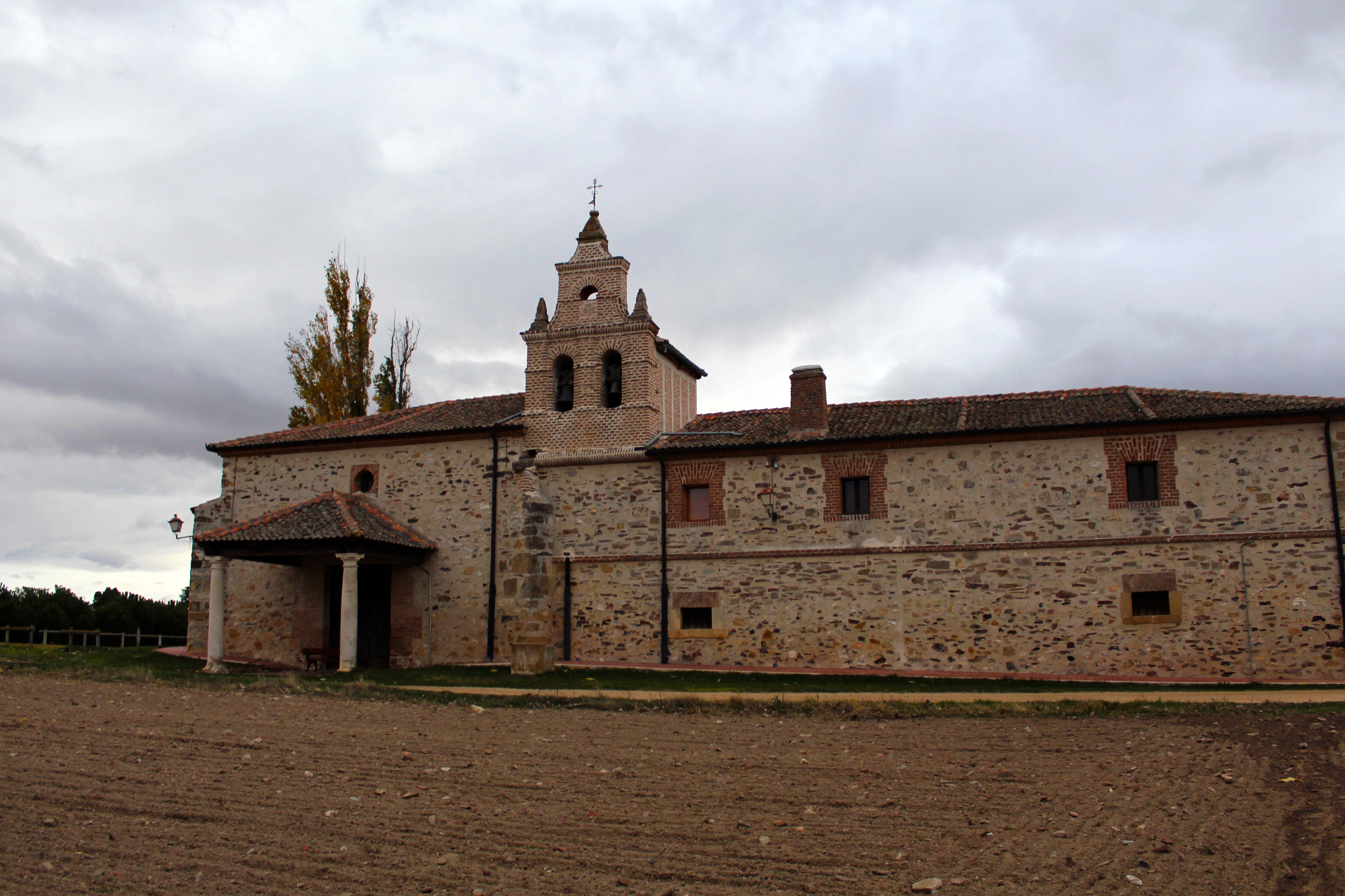 SANTUARIO DE LA VIRGEN DEL BUSTAR CARBONERO EL MAYOR 2 retocada 