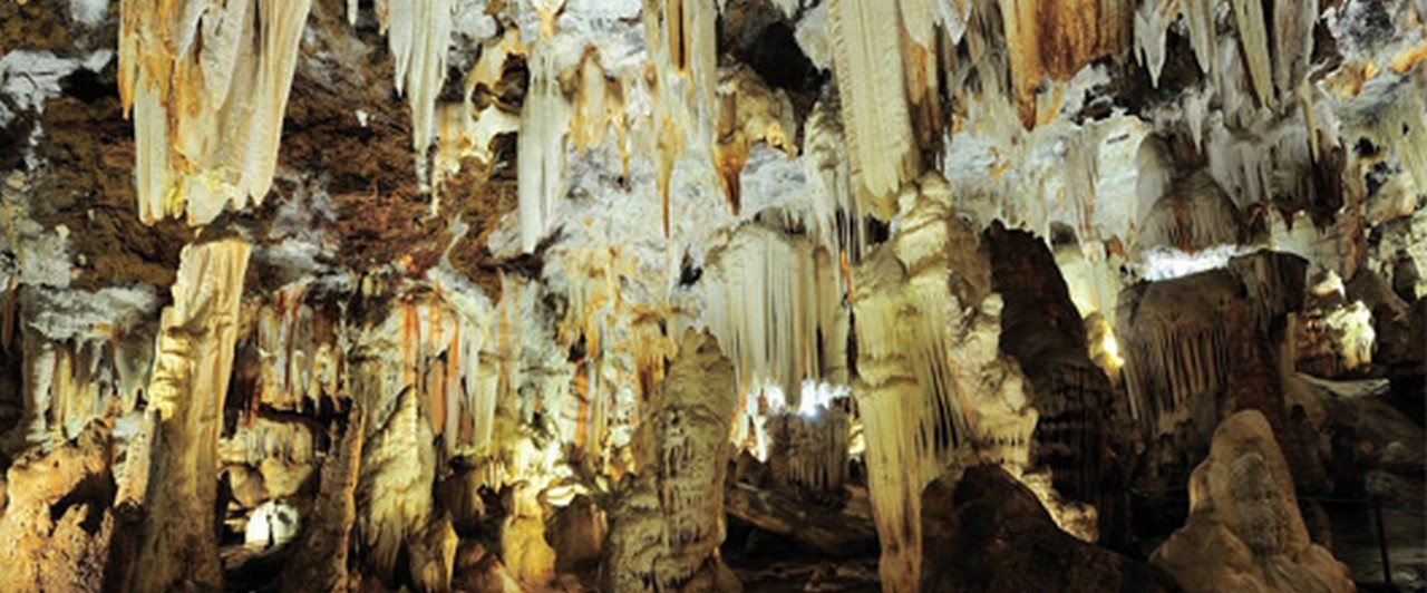 Cueva de los Enebralejos